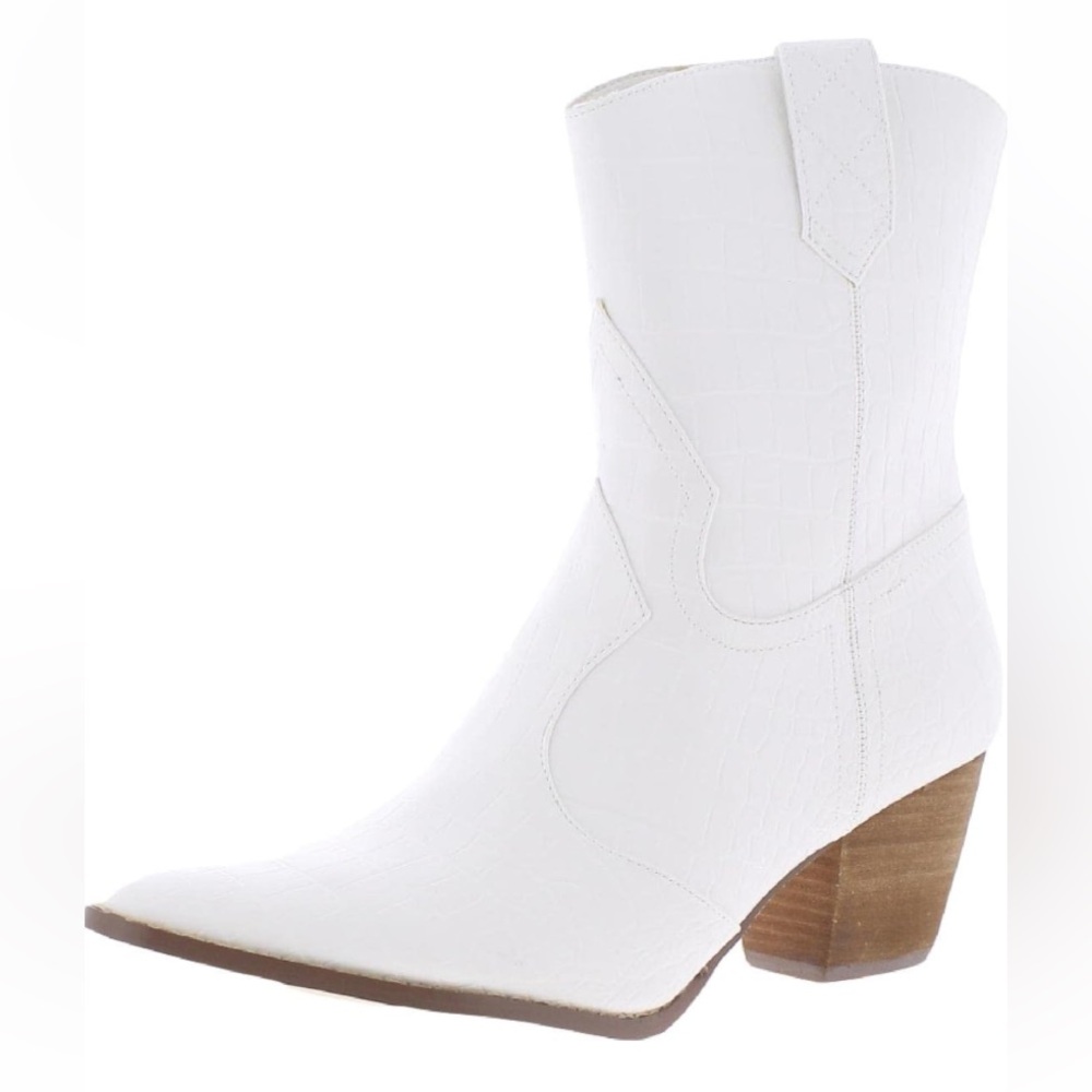 Barely been worn in the box Coconuts by Matisse Women's Western Fashion Boot
